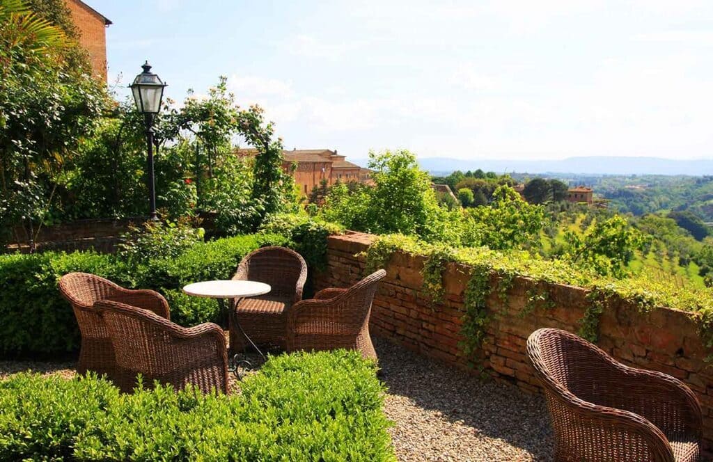 Garden with a view at Palazzo Ravizza