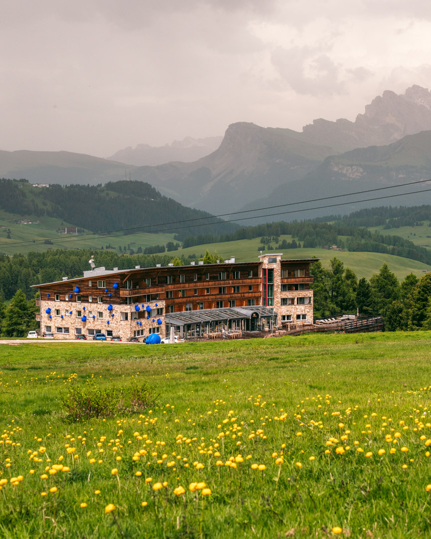 Paradiso hotel in landscape