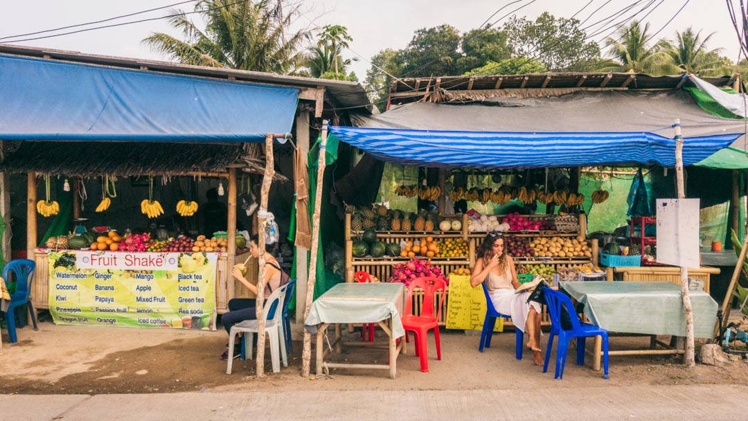 Fruit stalls in Sri Thanu