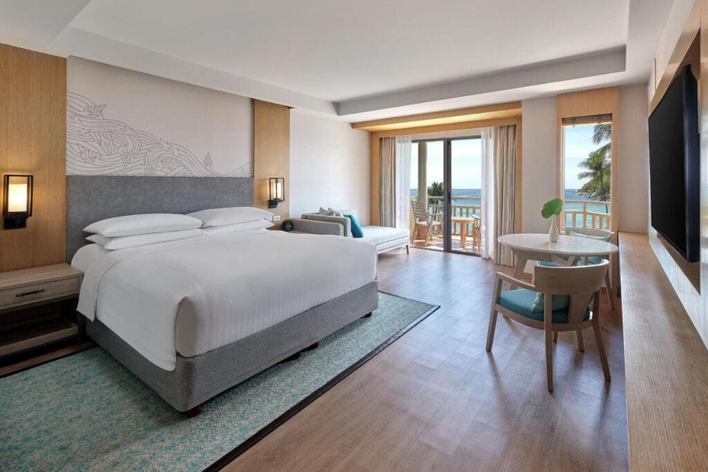 Phuket Marriott Resort & Spa premier room
