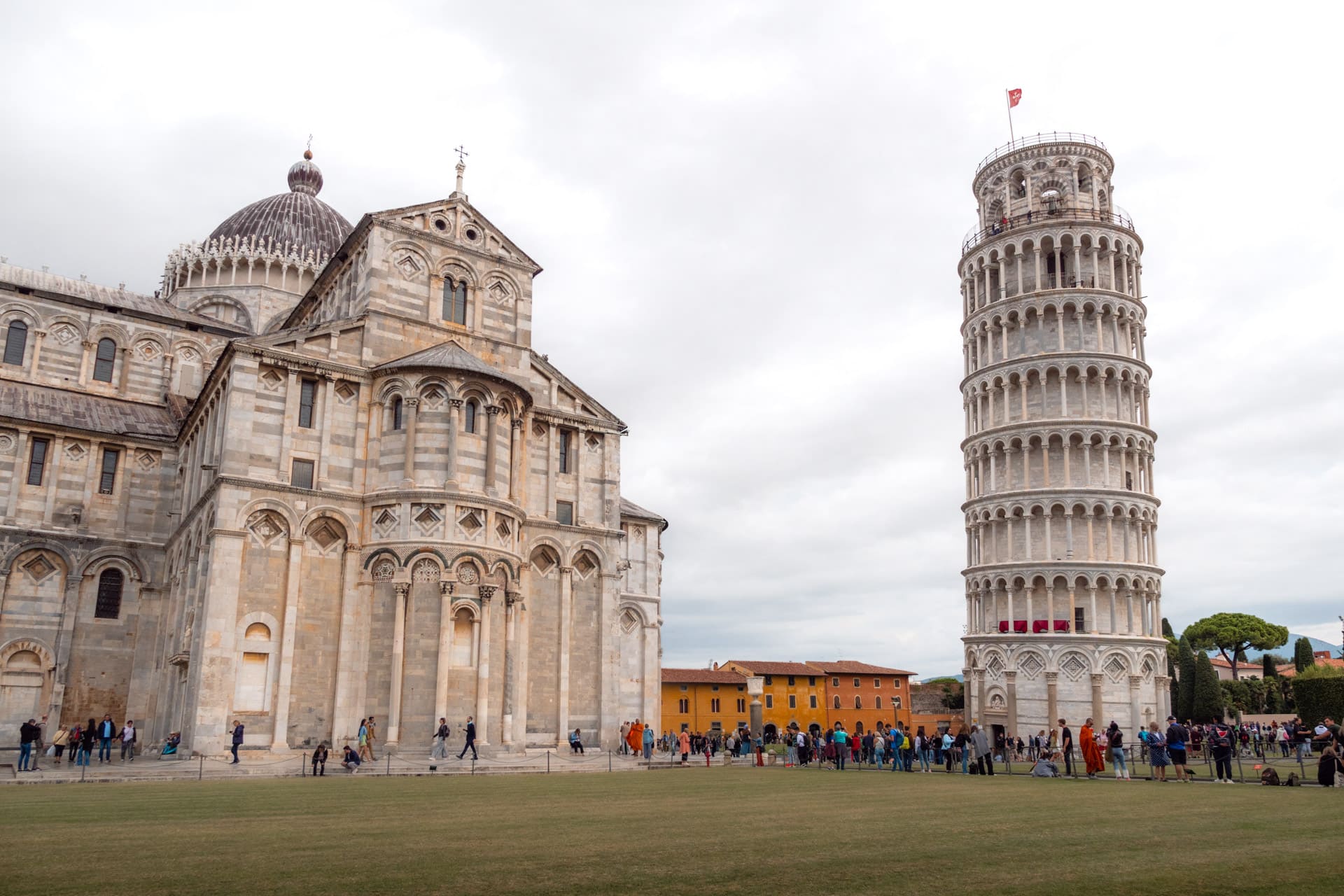 Piazza dei Miracoli i Pisa