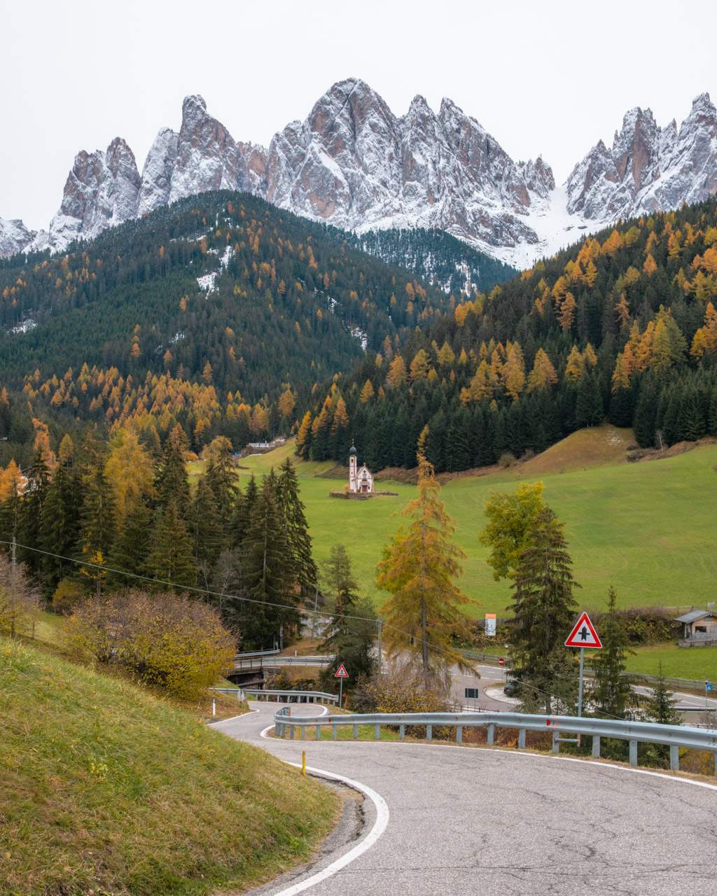 The church seen from Via Zanser/Zanser Straße