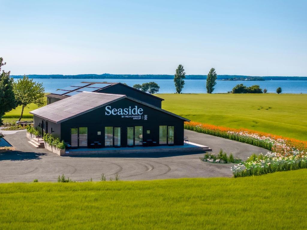 Seaside Retreat & Hotel