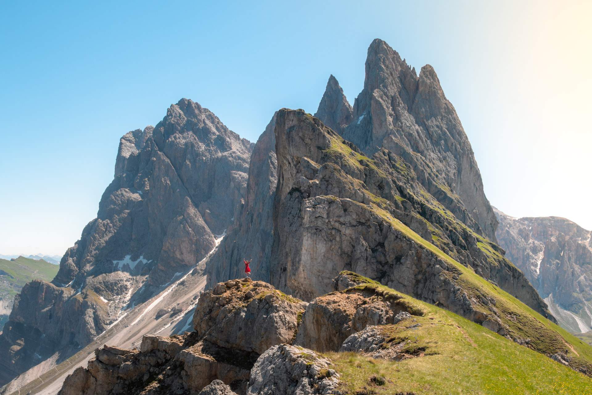 Victoria in front of Seceda in the Dolomites