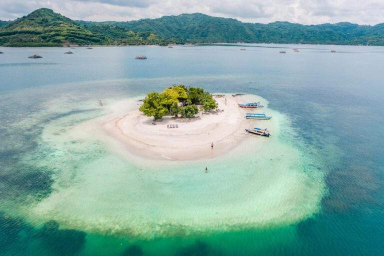 <em></noscript>Travel Guide:</em> Island Hopping Tour to the Secret Gilis from Lombok