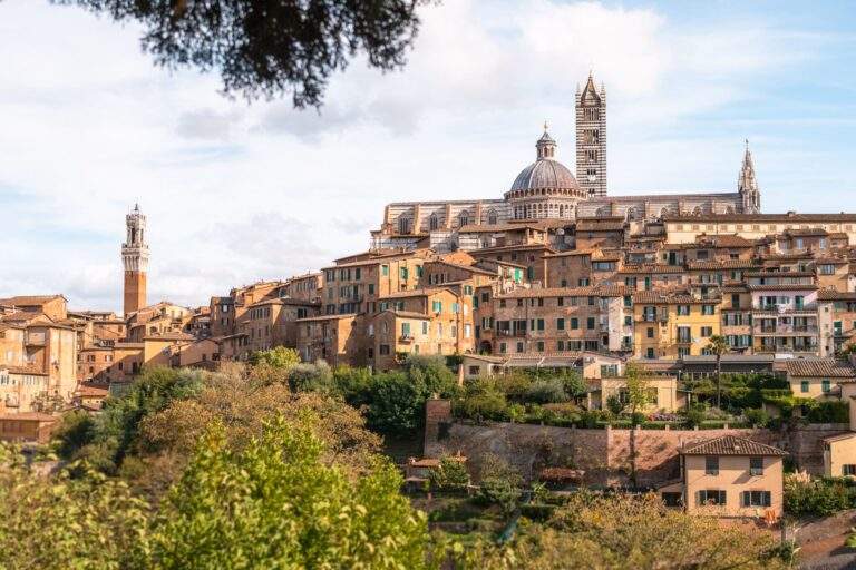 <em></noscript>Where to Stay in Siena:</em> The Best Hotels on Both Sides of the Old City Walls