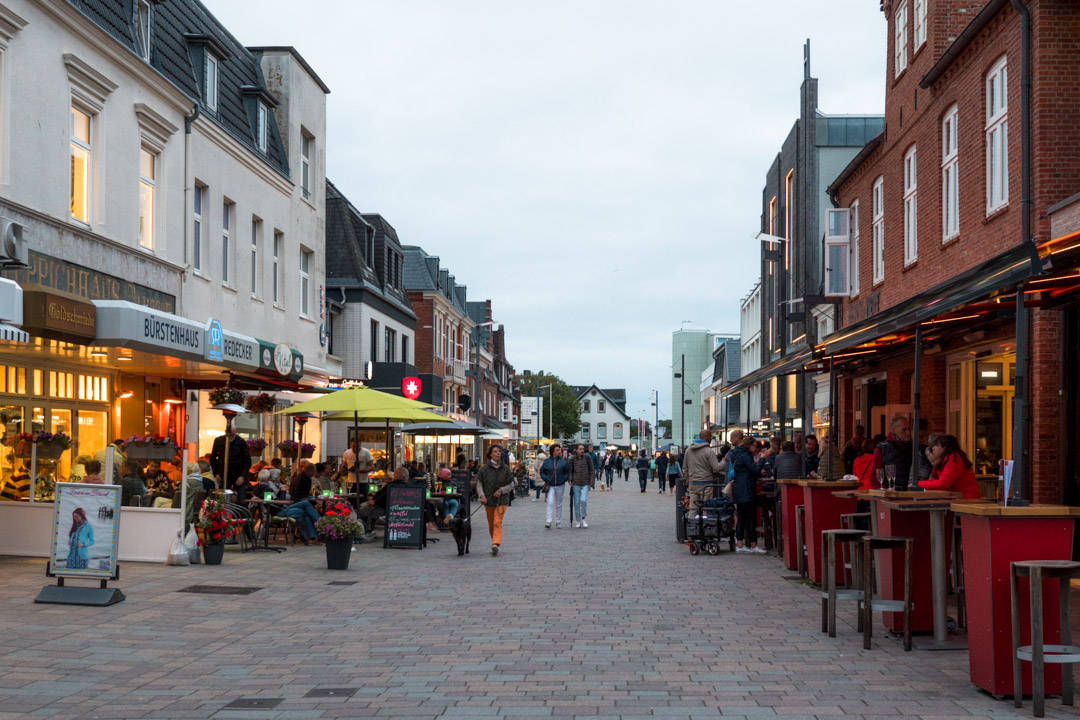 The lively Westerland in the evening