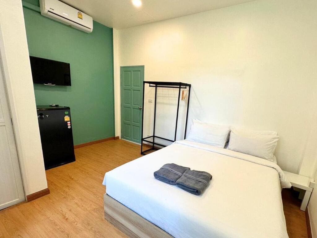 Sleepy Station double room on a budget