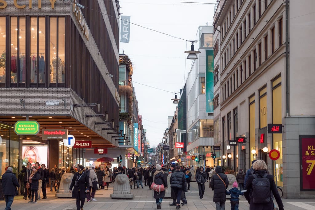 The shopping street Drottninggatan
