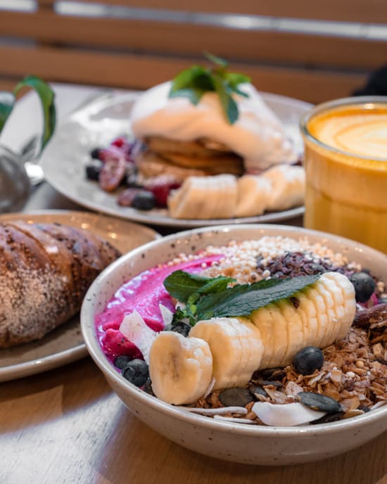 Pancakes and a smoothie bowl