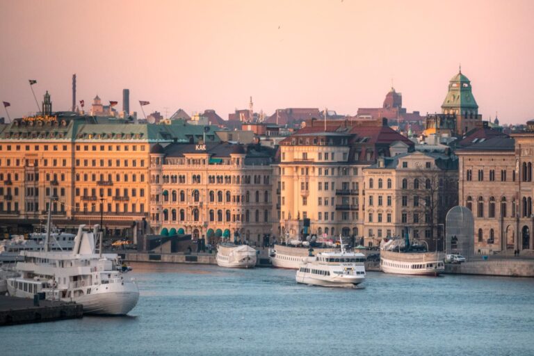 <em></noscript>Stockholm Travel Guide:</em> 32 Best Things To Do & See in the Swedish Capital