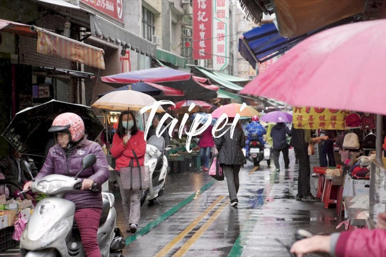 <em>Video:</em> Temples & Technology in Taipei