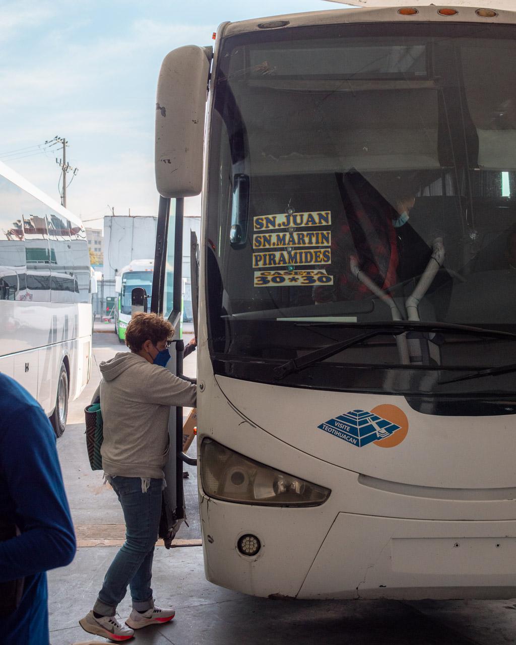 The bus to Teotihuacán from Mexico City