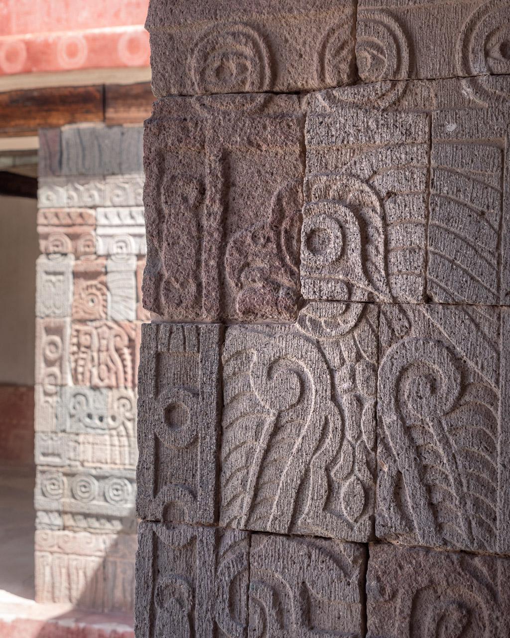Stone column in the Palacio de Quetzalpapálotl