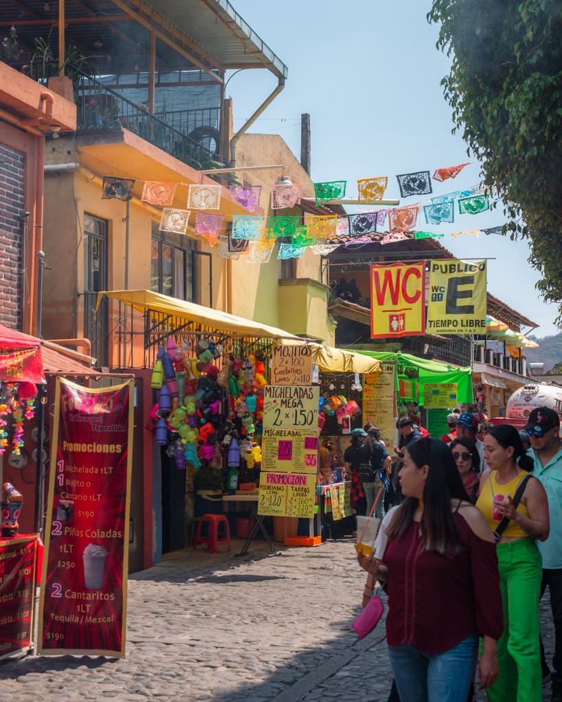 Avenida del Tepozteco in the weekend