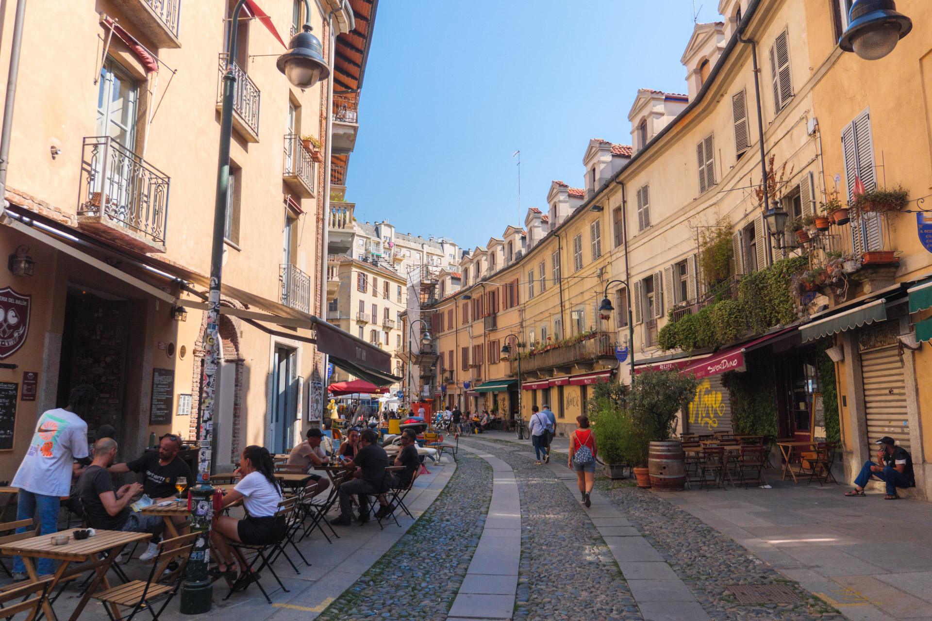 Via Canale Molassi in Torino