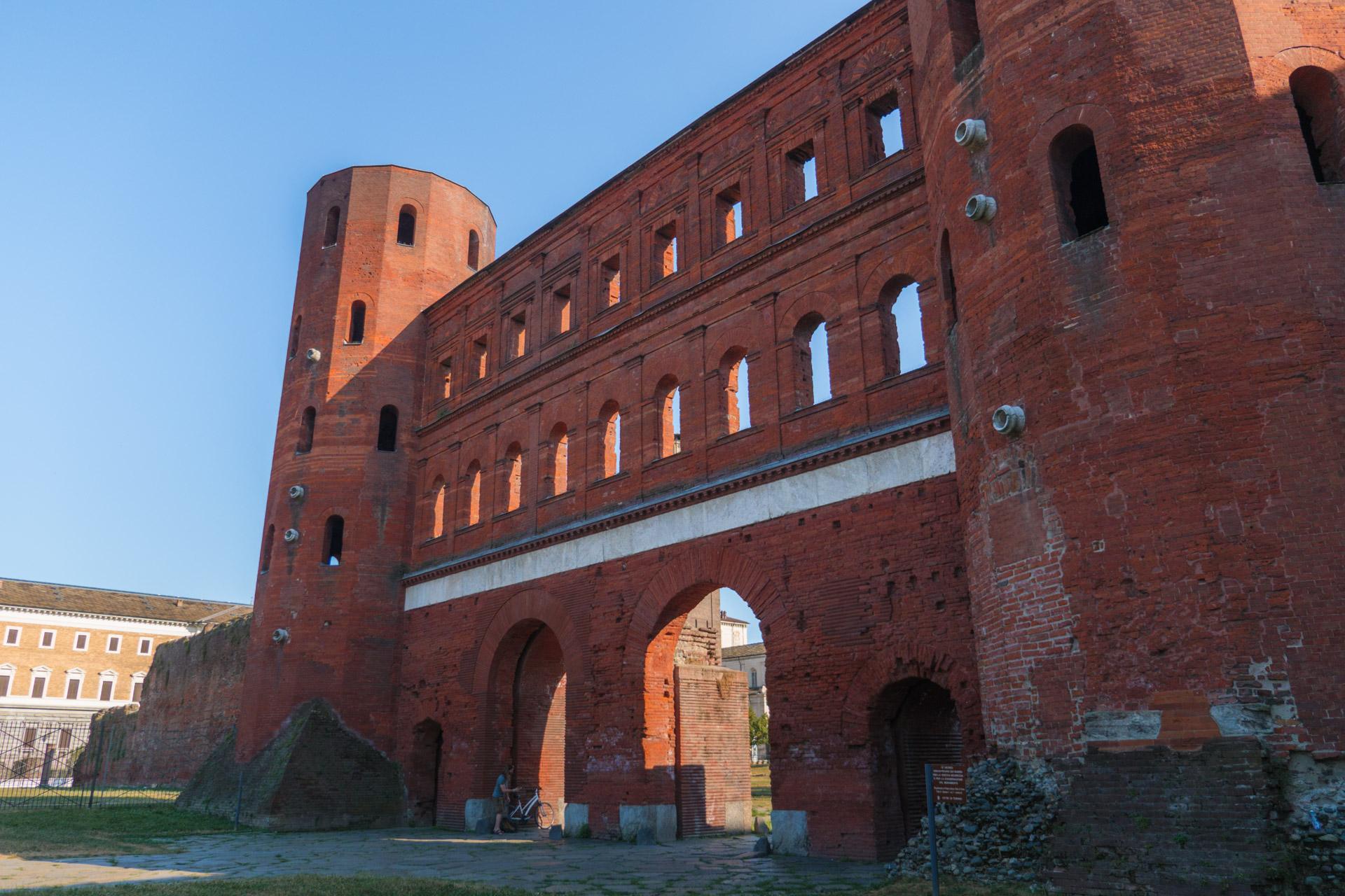 Palatine Gate up close