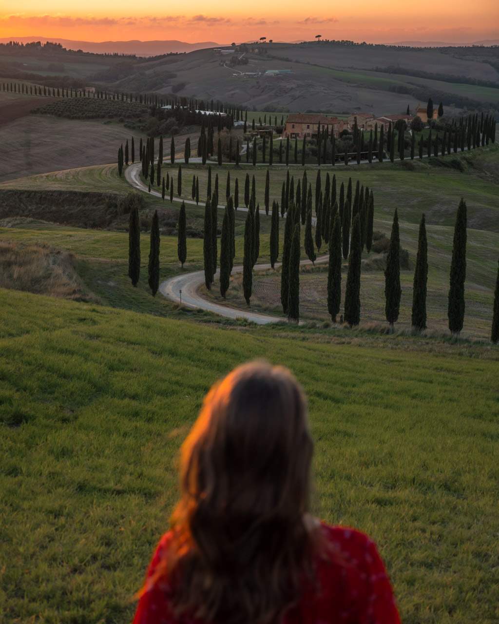 Victoria in front of the sunset spot in Tuscany