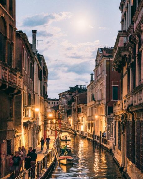 A Day Trip to Romantic Venice - Northabroad