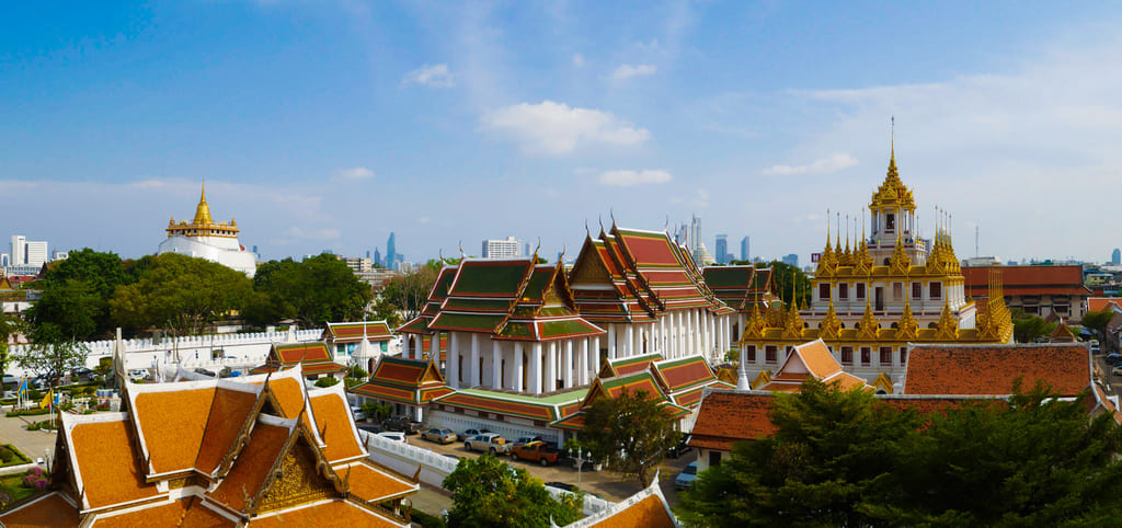 Wat Ratchanatdaram with goldes spires