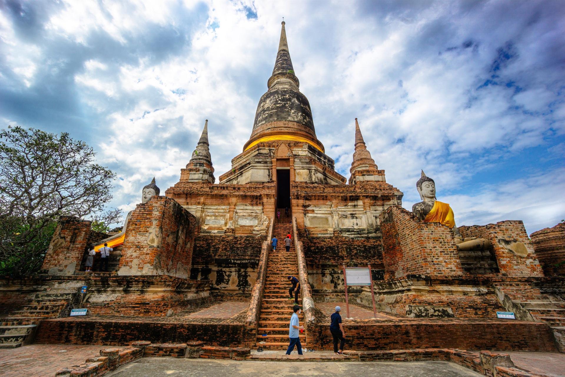 Wat Yai Chai Mongkhon