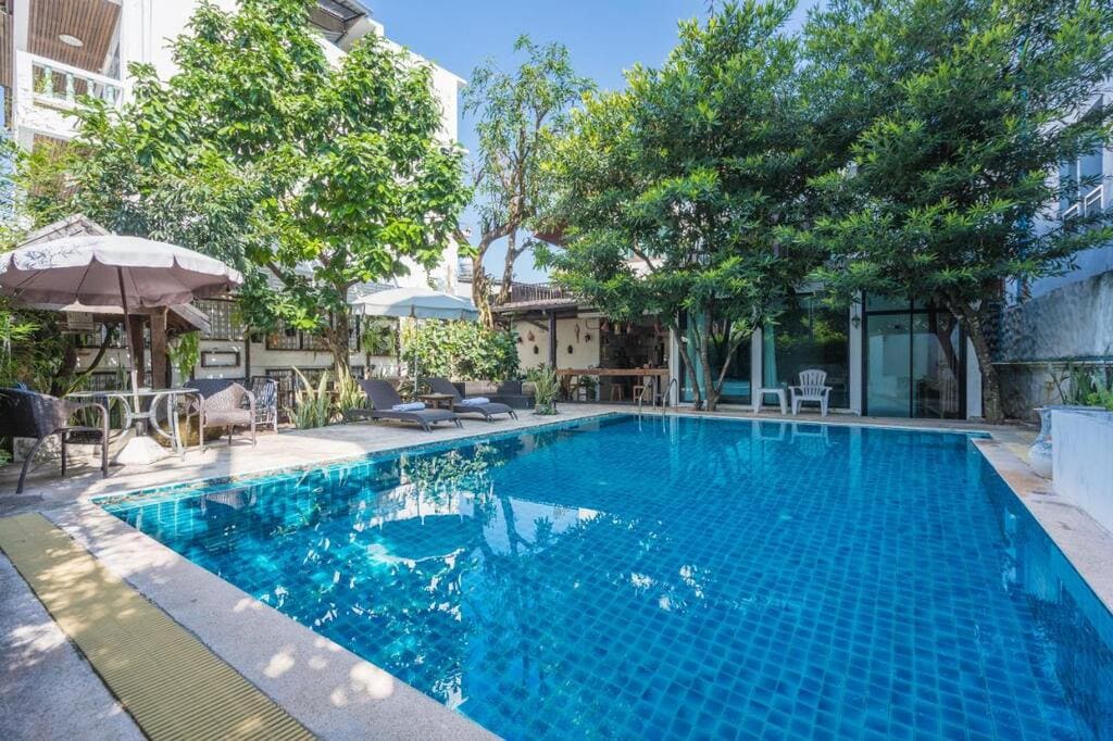 The pool area at Yi's Garden Villa